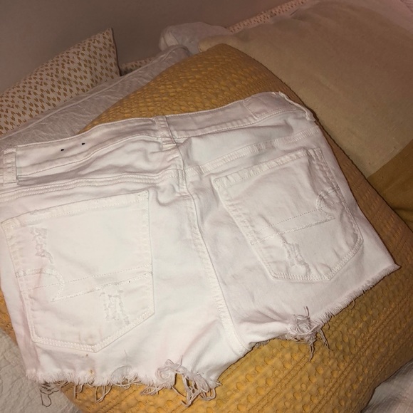 Ripped stretch white jean shorts! - Picture 2 of 3